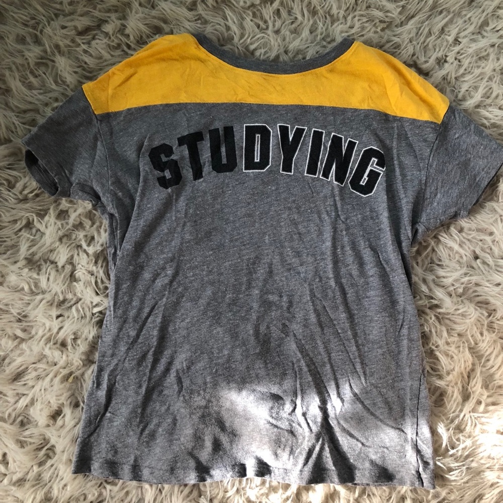 vs pink graphic tee shirt